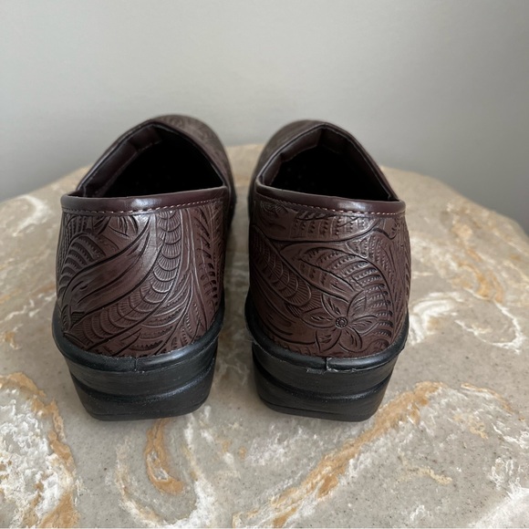 Easy Works Lyndee Women’s 9 Clog Brown Slip Resistant Work Shoe Floral Design - Picture 5 of 11